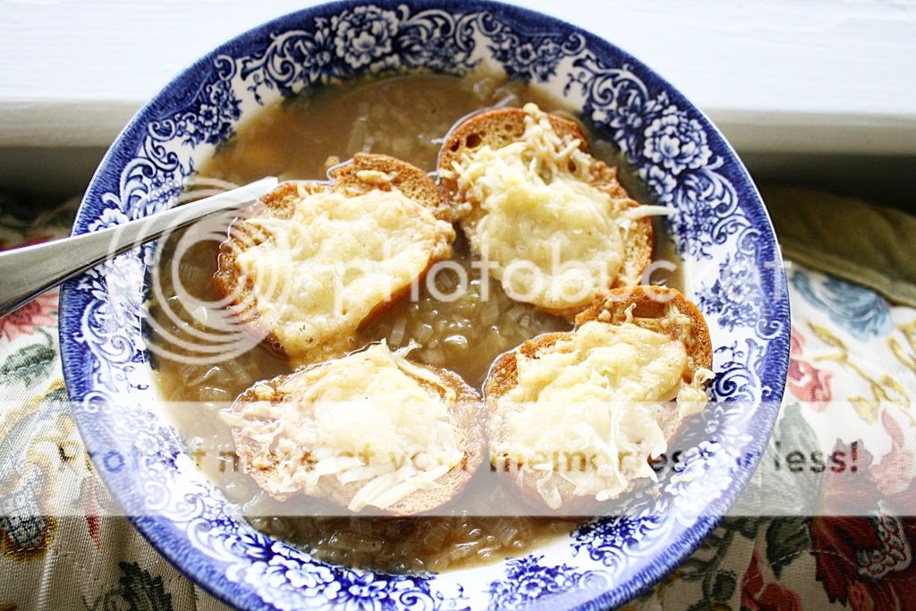 photo French20onion20soup20with20toasts_zpsisob7k4m.jpg
